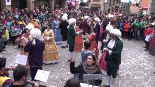 preview picture of video 'Les contradanses sèries - Plaça Major - Solsona Carnaval 2014'