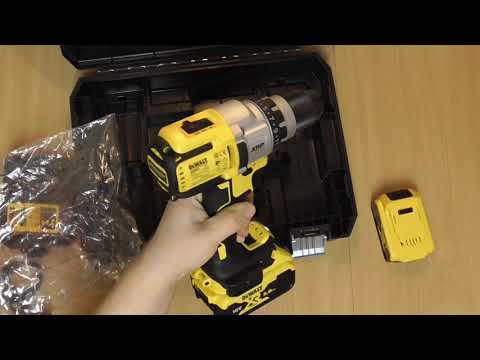 DeWalt DCD991P2 - Accessories included and quick overview (no commentary)