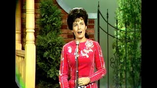 Loretta Lynn - Where No One Stands Alone  (live 1965 performance)(Stereo Mixed)