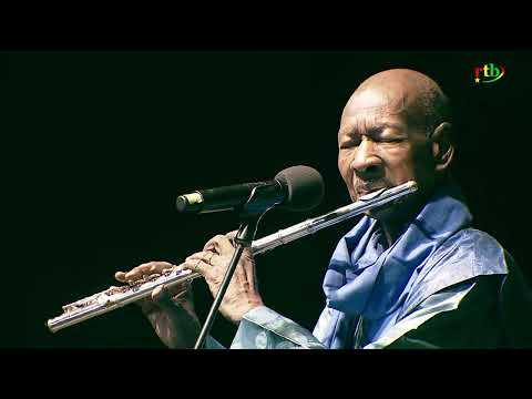 Polyphonie Pour la Paix : la montée sur scène de Boncana Maïga