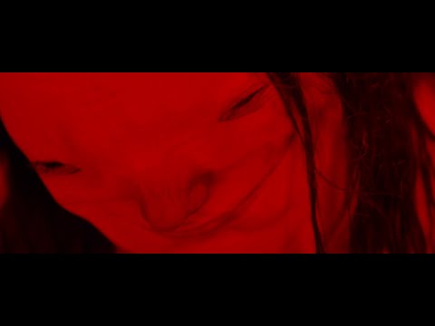 青白い女が来る…『スケアリーストーリーズ　怖い本』本編登場シーン