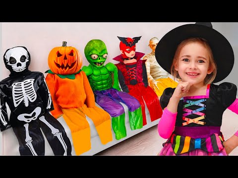 Halloween Dress Up Song | Maya plays Trick or Treat