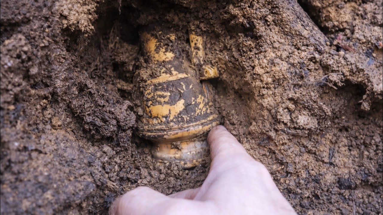 Kayaların Arkasına Gizlenmiş Define Buldum!!!