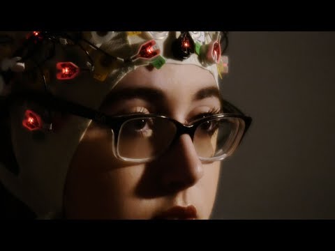 Uses eeg cap to measure distraction