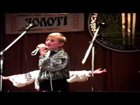 У мережі оприлюднили раритетне відео, де 13-річний DZIDZIO виконує пісню на слова Степана Пушика. ВІДЕО