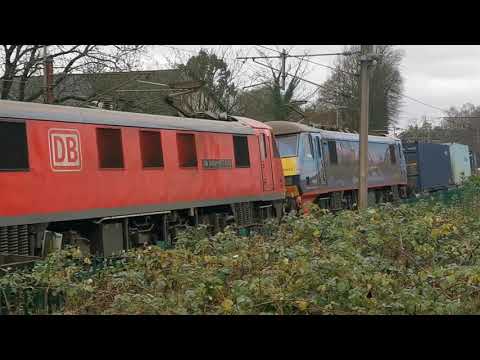 90028/90024 4m25 Mossend Euroterminal - Daventry, 14th December 2021