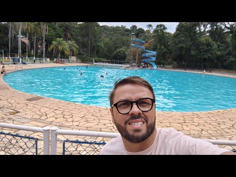 PICINA COM A  FAMÍLIA  EM  LAMBARI M.G