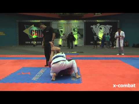 Panamericano CBJJE 2012 - Caroline da Silva x Nathiely Karoline by X-COMBAT