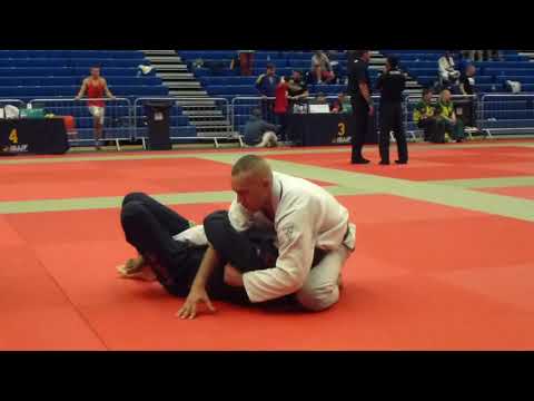 Patryk Galkowski vs Colin Howells - FINAL - IBJJF London Open 2014 - Brown Master 1 - Open