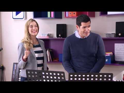 Violetta 3 - Vilu, Cami, Fran y Naty cantan Supercreativa