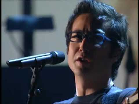 Rufus Wainwright, Moby & Sean Lennon singing The Beatles Across the Universe