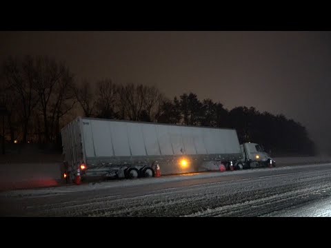 Winter Storm Traffic Chaos As Dozens Of Semi's Stuck, Roanoke, VA - 1/16/2022