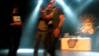 Outlandish live Dale duro