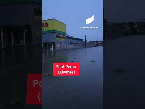 Tempête Jerry : la Guadeloupe sous les eaux