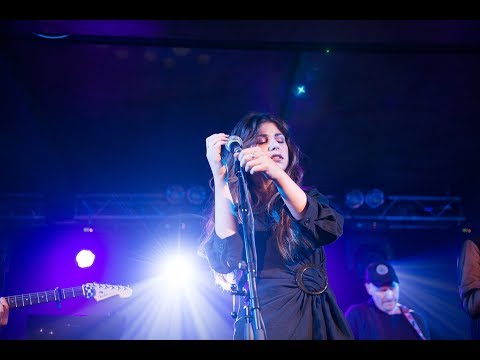 Аделина Моисеева - В Твоих Руках (Live)