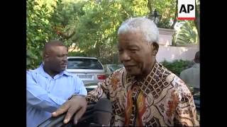 Download lagu Mandela amongst mourners for veteran of anti-apartheid struggle mp3