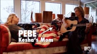 Kesha singing with her mom