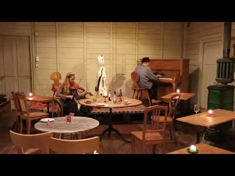 Ausklang vom Konzert vom Wild Strings Trio im Atelier Hinterrüti