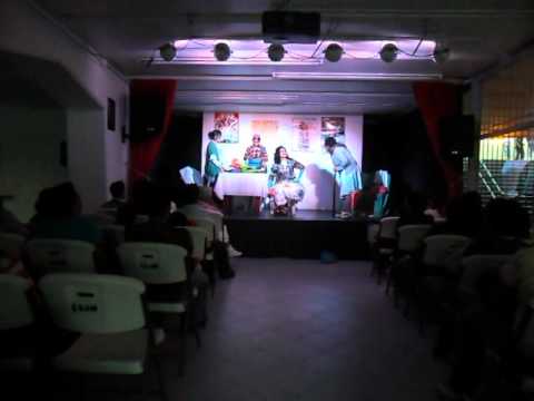 Fragmento de la puesta en escena SE VISTEN NIÑOS DIOS