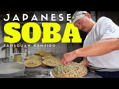 Trong quầy của một nhà hàng Soba thủ công Nhật Bản ở Asakusa (Behind the Counter at a local Japanese Handcrafted Soba Restaurant in Asakusa)