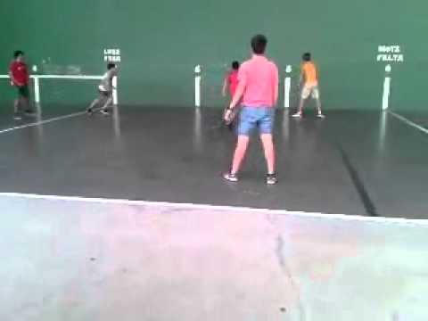 Ostion en el fronton de mungia