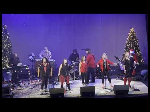 Divas with a Twist Go Tell It On The Mountain/Joy to the World Three Dog Night Holiday 2022