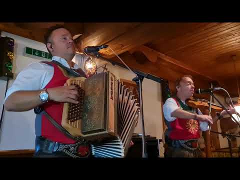 A Steirermadl a Tirolerbua Ursprung Buam