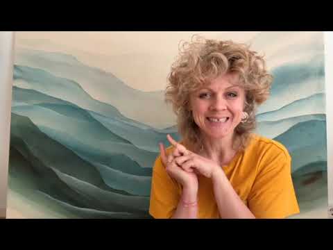 Meditative art created with fluid acrylics by Johanne Bossmann