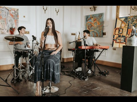 Valen Alegre - DOLOR (Sesión en vivo) - Galería