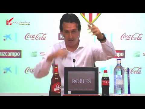 Unai Emery cree que todavía dirige al Valencia