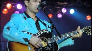 Chris Isaak - &quot;Waiting&quot;