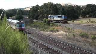 preview picture of video 'Kilmore East Train Spotting (13/01/12)'