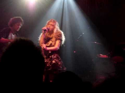 Hole (Courtney Love) - Suffer Little Children (The Smiths) Live in Milan 2010