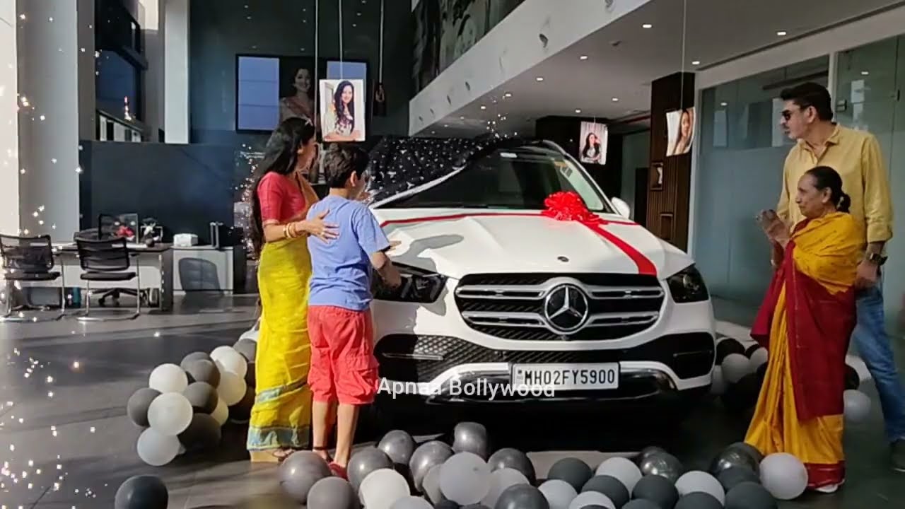 Rupali Ganguly aka Anupama Buy Her Dream Luxurious Mercedes Benz GLE 4 Matic Car with Her Family