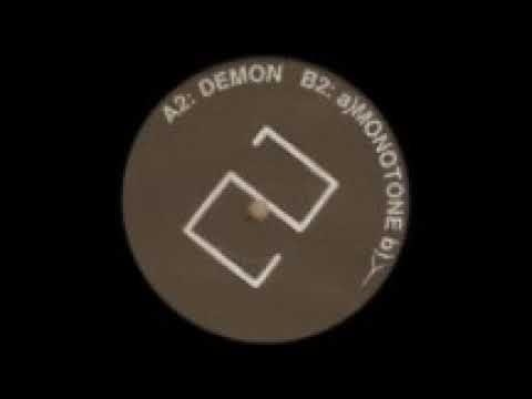 Spiral tribe - Spiral tribe 2 (Network 23-02) 1994. B2(b): づ─.