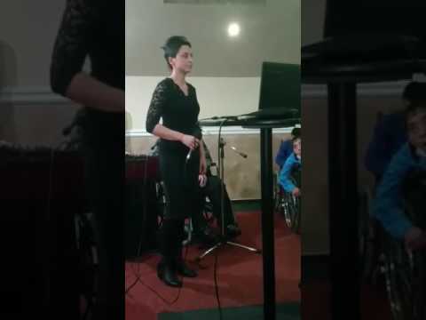 Larisa Anton - E-atâta lumină