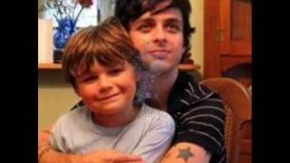 Download lagu Billie Joe Armstrong's family (foto rare) mp3