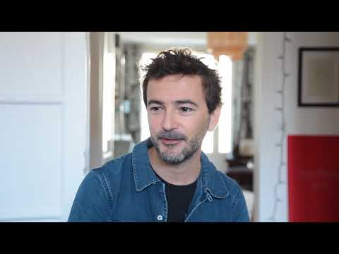 Interview de Renan Luce - "Une famille inquiète" - Les lieux de son enfance...