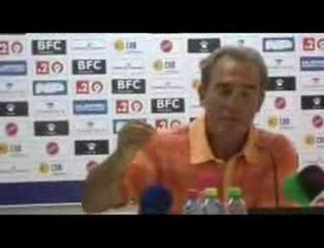 Rueda de prensa de Goikoetxea, técnico del Hércules