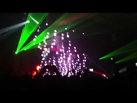 CALVIN HARRIS IN PUERTO RICO ENTRANCE