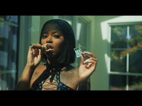 Big Boss Vette - Pretty Girls Walk (Official Music Video)