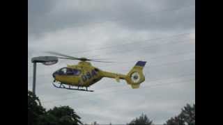 preview picture of video 'Vzlet vrtulníku královéhradecké záchranné služby 17.5.2012 Lípa nad Orlicí'