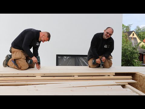 Aufbau eines Gartenhauses