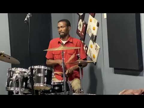 HOW TO IMPROVE THE BEST FOOT TECHNIQUE WITH THE BAND - 🥁🎵🎸🎹🎤 #drummers #drums #drumeo