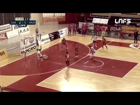 La parada de Juanjo Angosto frente Zaragoza, tercera mejor e la jornada 7