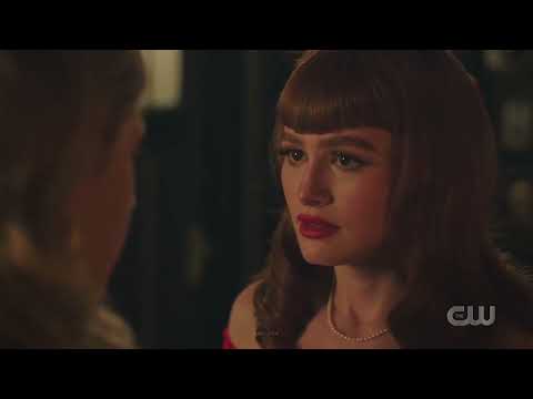 Riverdale 6x04 Kiss Scene Poppy and Bitsy Chery and Betty