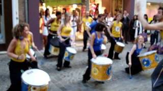 MULEKETU [percussions] rue du Gros Horloge Rouen (20-04-09)