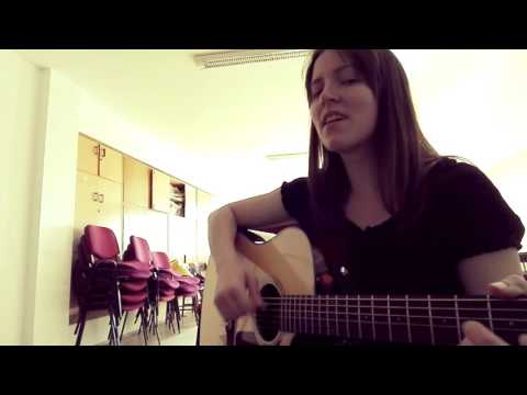 Sunt clipe in viață ce dor.