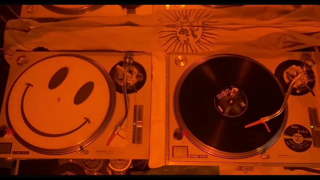 Video thumbnail for Tango. Gustavo Rosas. Dj Gus Tangos en Vinilos.Milongas D Arienzo. Agosto 2021. Buenos Aires.Arg.