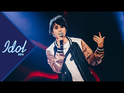 Charlie Grönvall sjunger Just like fire i Idol 2016 - Idol Sverige (TV4)